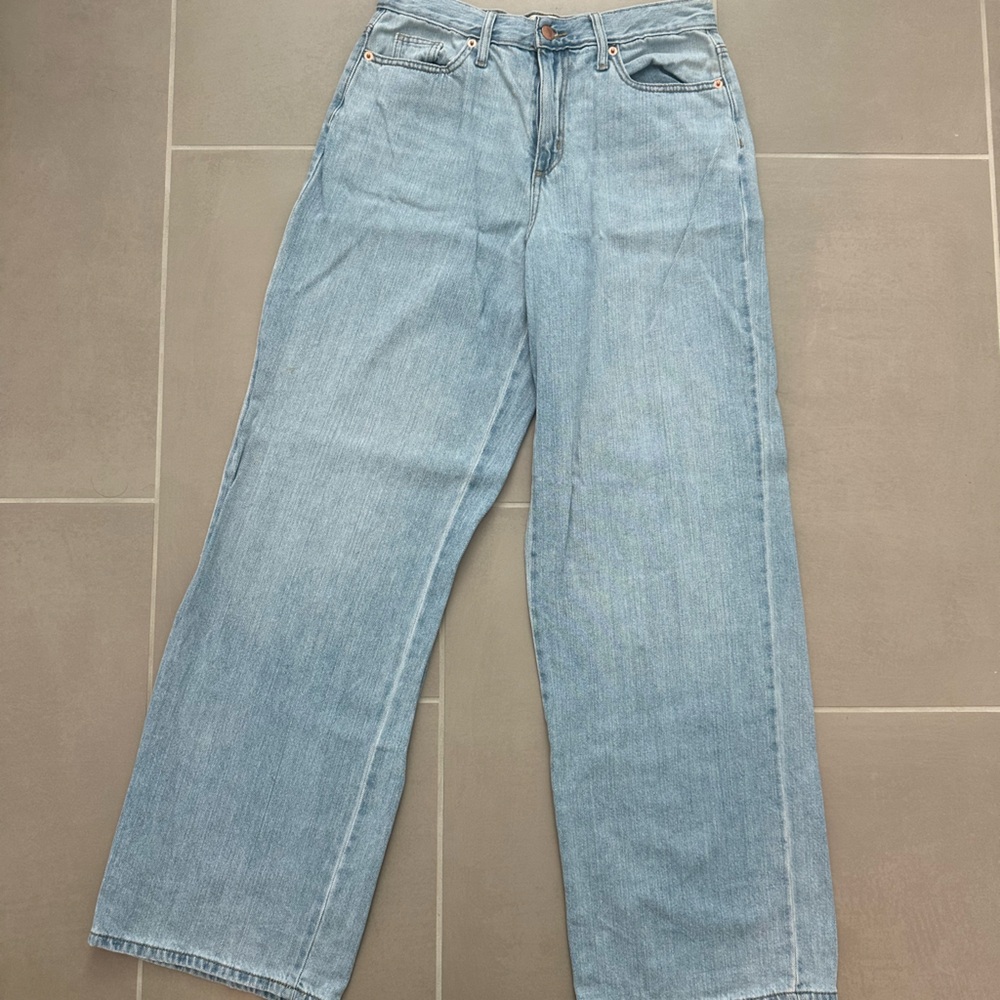 Universal Thread Light Blue Straight Leg Jeans